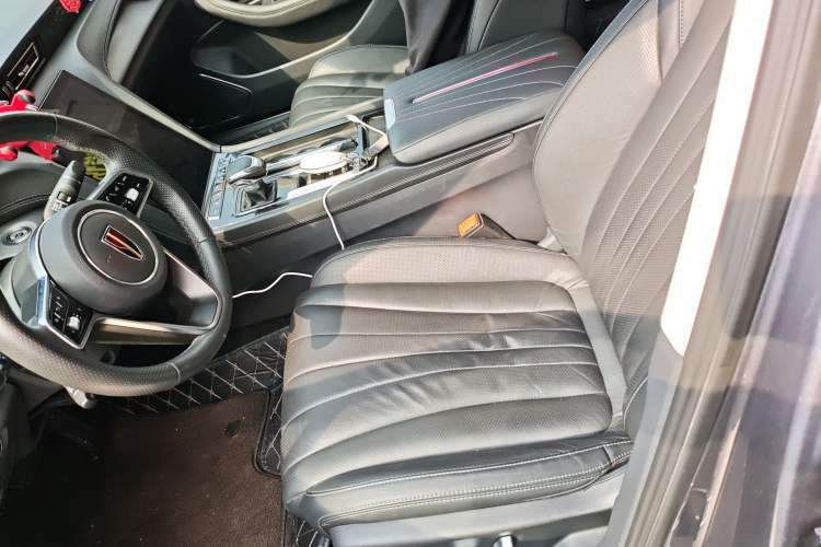 Used Hongqi H5 2023 2.0T Automatic Smart Connect Flagship Edition Left Front Seat