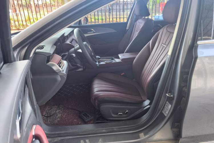 Used Hongqi H5 2023 1.5T DCT Smart Connect Flagship Edition Left Front Seat