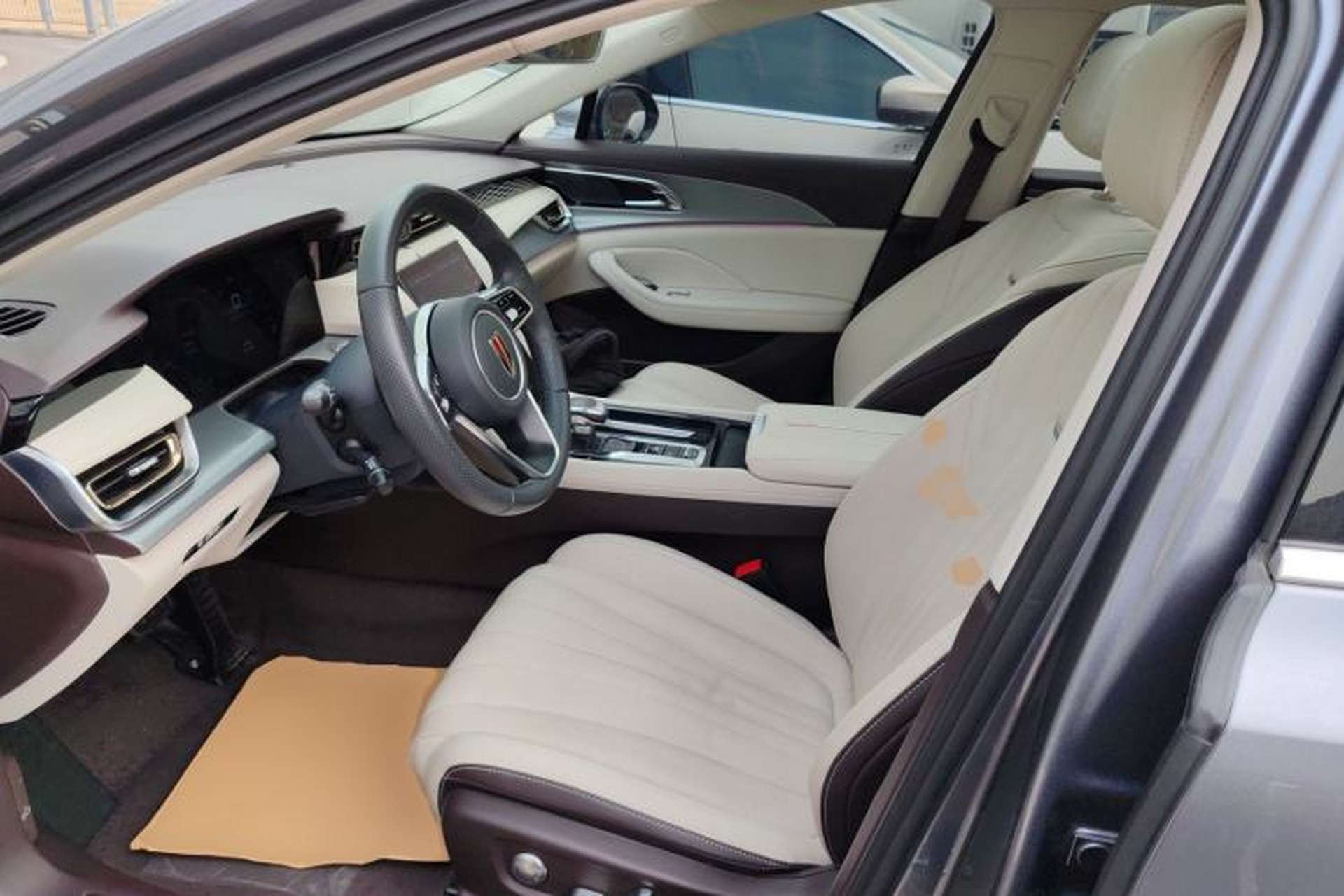 Used Hongqi H5 2023 2.0T Automatic Smart Connect Flagship Edition Left Front Seat