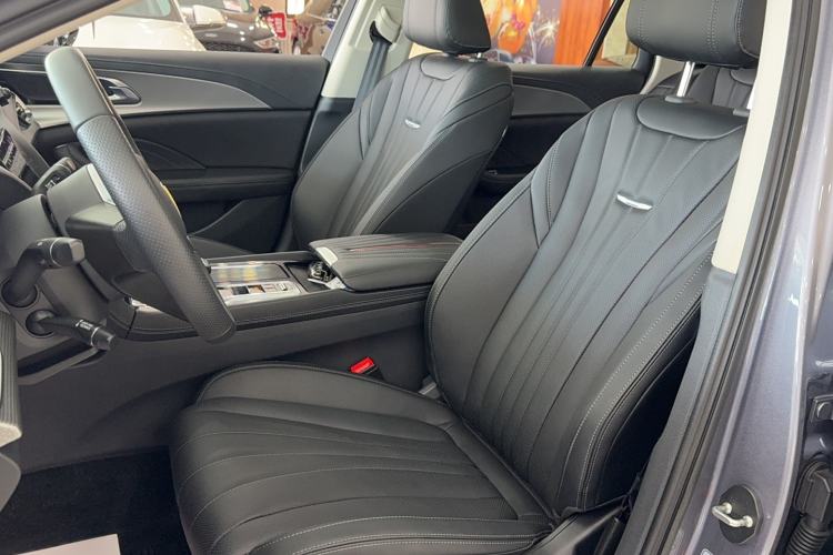 Used Hongqi H5 2023 2.0T Automatic Smart Connect Flagship Edition Left Front Seat