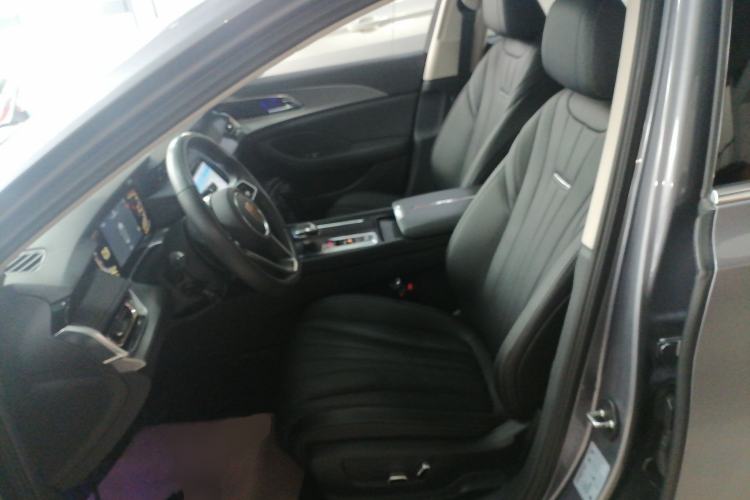 Used Hongqi H5 2023 2.0T Automatic Smart Connect Flagship Edition Left Front Seat
