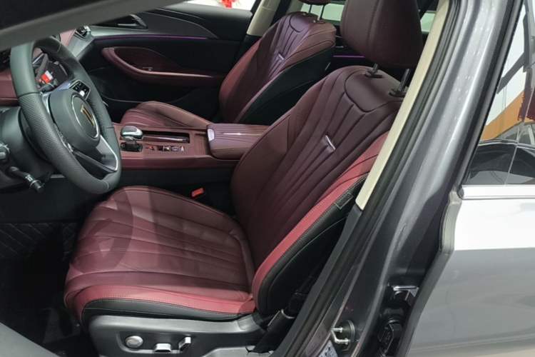 Used Hongqi H5 2023 2.0T Automatic Smart Connect Flagship Edition Left Front Seat