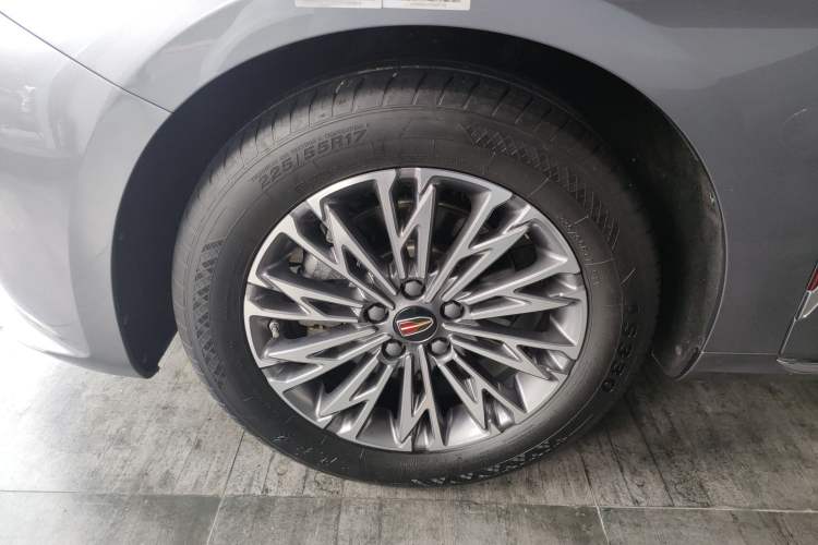 Used Hongqi H5 2023 1.5T DCT Smart Connect Flagship Edition Left Front Wheel Hub