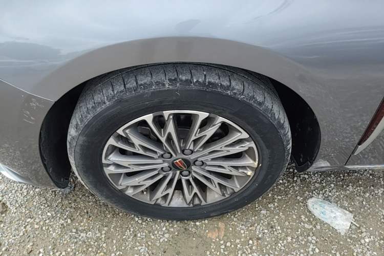 Used Hongqi H5 2023 1.5T DCT Smart Connect Flagship Edition Left Front Wheel Hub