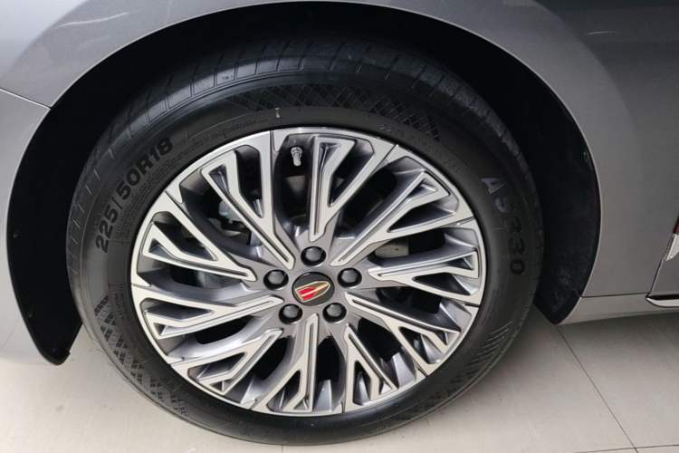 Used Hongqi H5 2023 2.0T Automatic Smart Connect Flagship Edition Left Front Wheel Hub