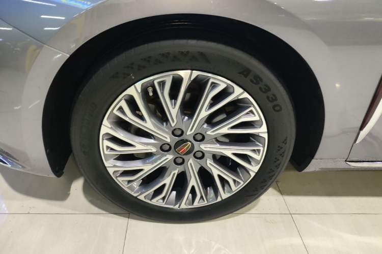 Used Hongqi H5 2023 2.0T Automatic Smart Connect Flagship Edition Left Front Wheel Hub