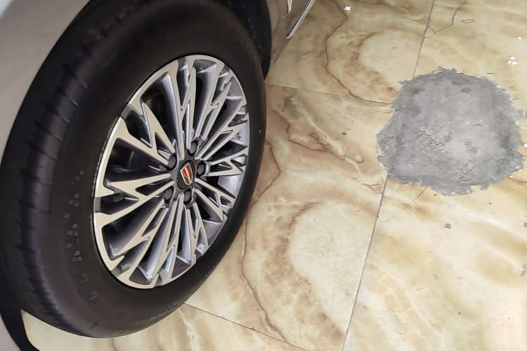 Used Hongqi H5 2023 1.5T DCT Smart Connect Flagship Edition Left Front Wheel Hub