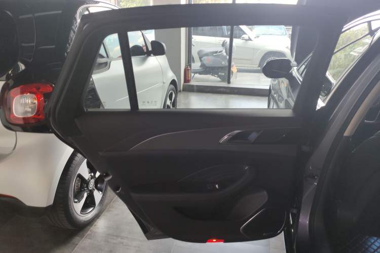 Used Hongqi H5 2023 1.5T DCT Smart Connect Flagship Edition Left Rear Door Interior