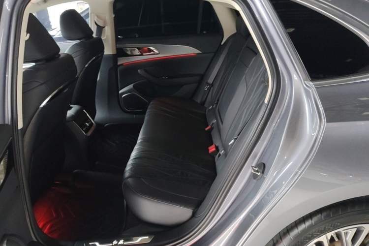 Used Hongqi H5 2023 2.0T Automatic Smart Connect Flagship Edition Left Rear Seat