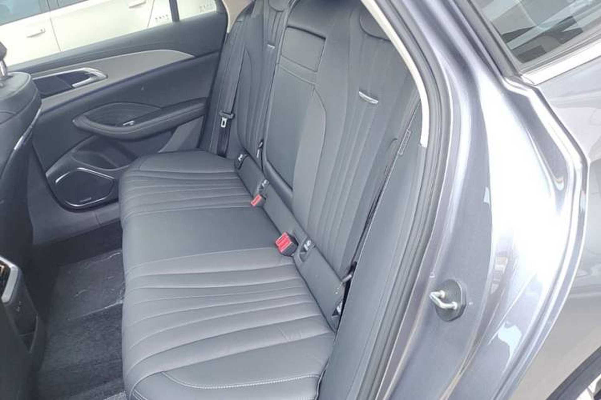 Used Hongqi H5 2023 2.0T Automatic Smart Connect Flagship Edition Left Rear Seat