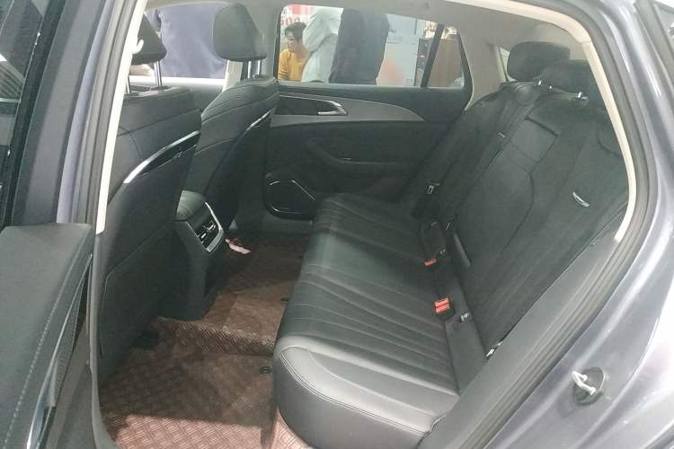 Used Hongqi H5 2023 2.0T Automatic Smart Connect Flagship Edition Left Rear Seat