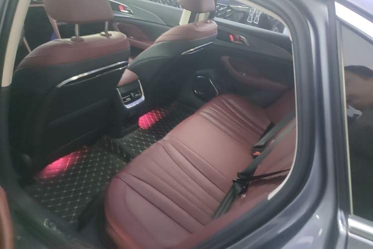 Used Hongqi H5 2023 1.5T HEV Smart Connect Flagship Edition Left Rear Seat