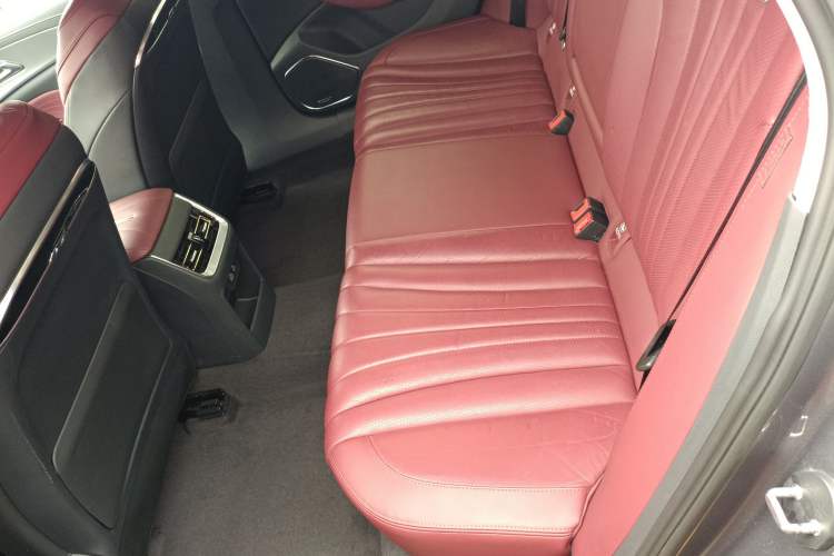 Used Hongqi H5 2023 2.0T Automatic Smart Connect Flagship Edition Left Rear Seat