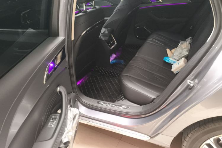 Used Hongqi H5 2023 2.0T Automatic Smart Connect Flagship Edition Left Rear Seat