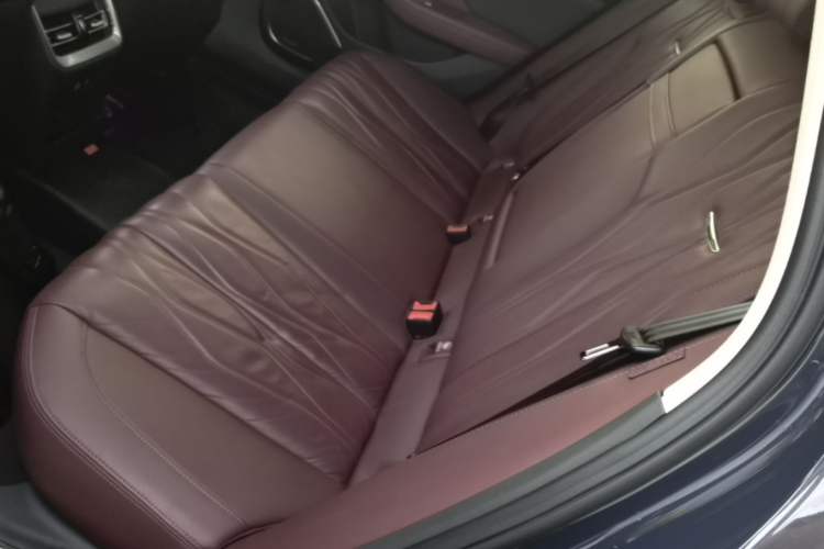 Used Hongqi H5 2023 2.0T Automatic Smart Connect Flagship Edition Left Rear Seat