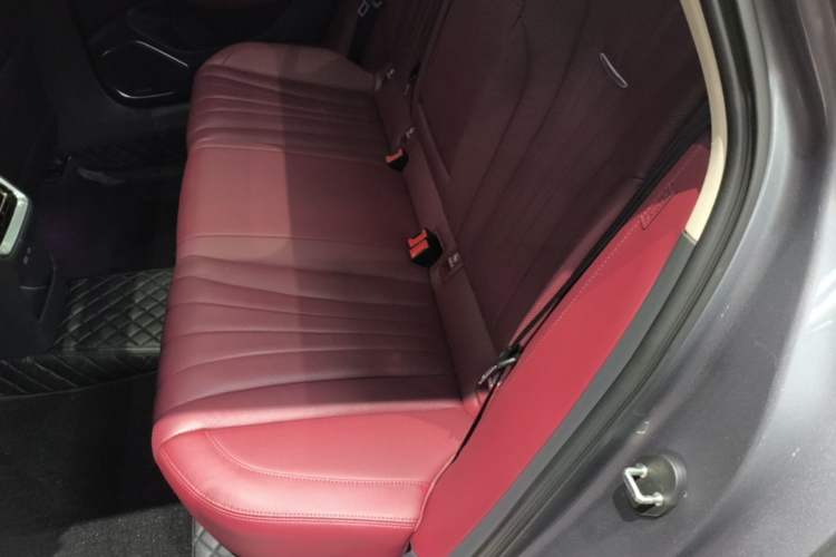 Used Hongqi H5 2023 2.0T Automatic Smart Connect Flagship Edition Left Rear Seat