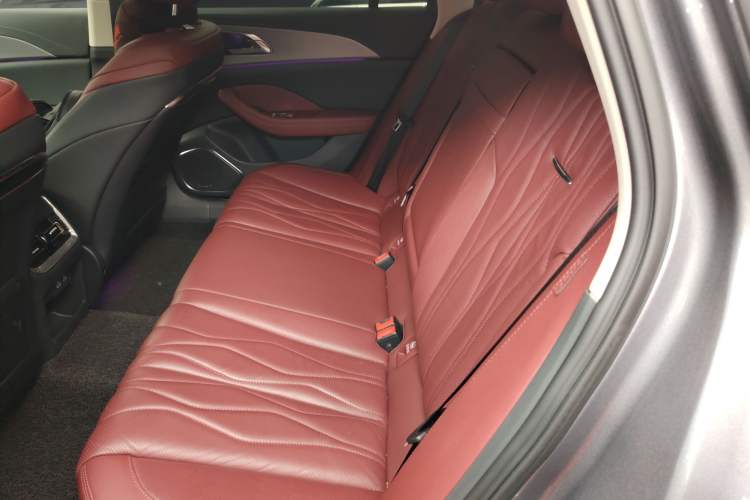 Used Hongqi H5 2023 2.0T Automatic Smart Connect Flagship Edition Left Rear Seat