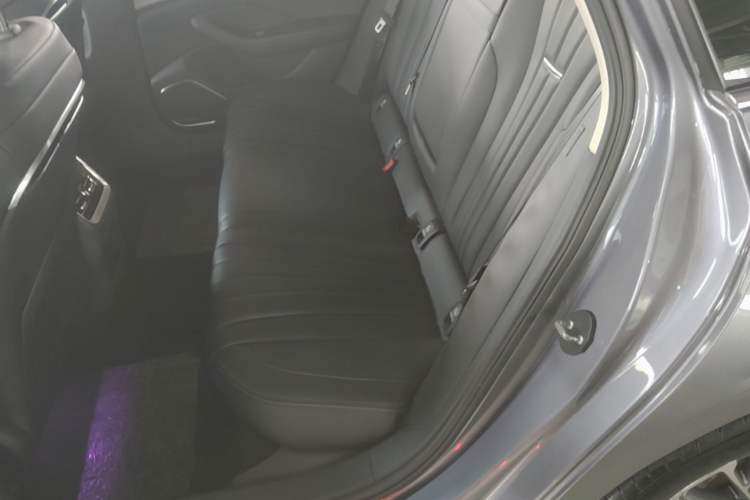 Used Hongqi H5 2023 2.0T Automatic Smart Connect Flagship Edition Left Rear Seat