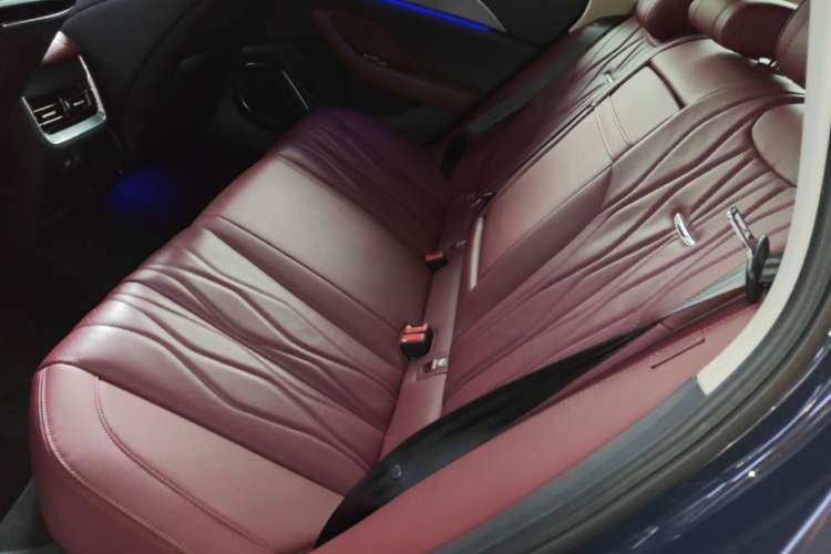 Used Hongqi H5 2023 2.0T Automatic Smart Connect Flagship Edition Left Rear Seat