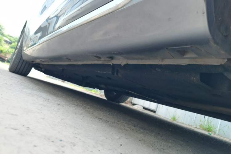Used Hongqi H5 2023 1.5T DCT Smart Connect Flagship Edition Left Side Sill