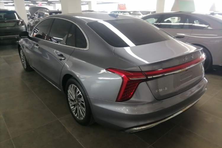 Used Hongqi H5 2023 2.0T Automatic Smart Connect Flagship Edition Rear Left 45 Deg