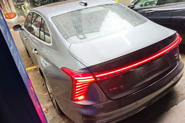 Used Hongqi H5 2023 1.5T HEV Smart Connect Flagship Edition Rear Left 45 Deg