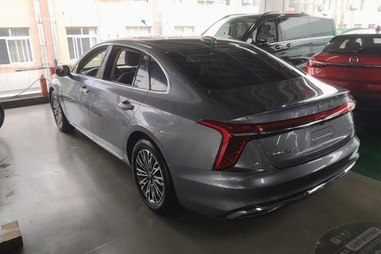 Used Hongqi H5 2023 2.0T Automatic Smart Connect Flagship Edition Rear Left 45 Deg