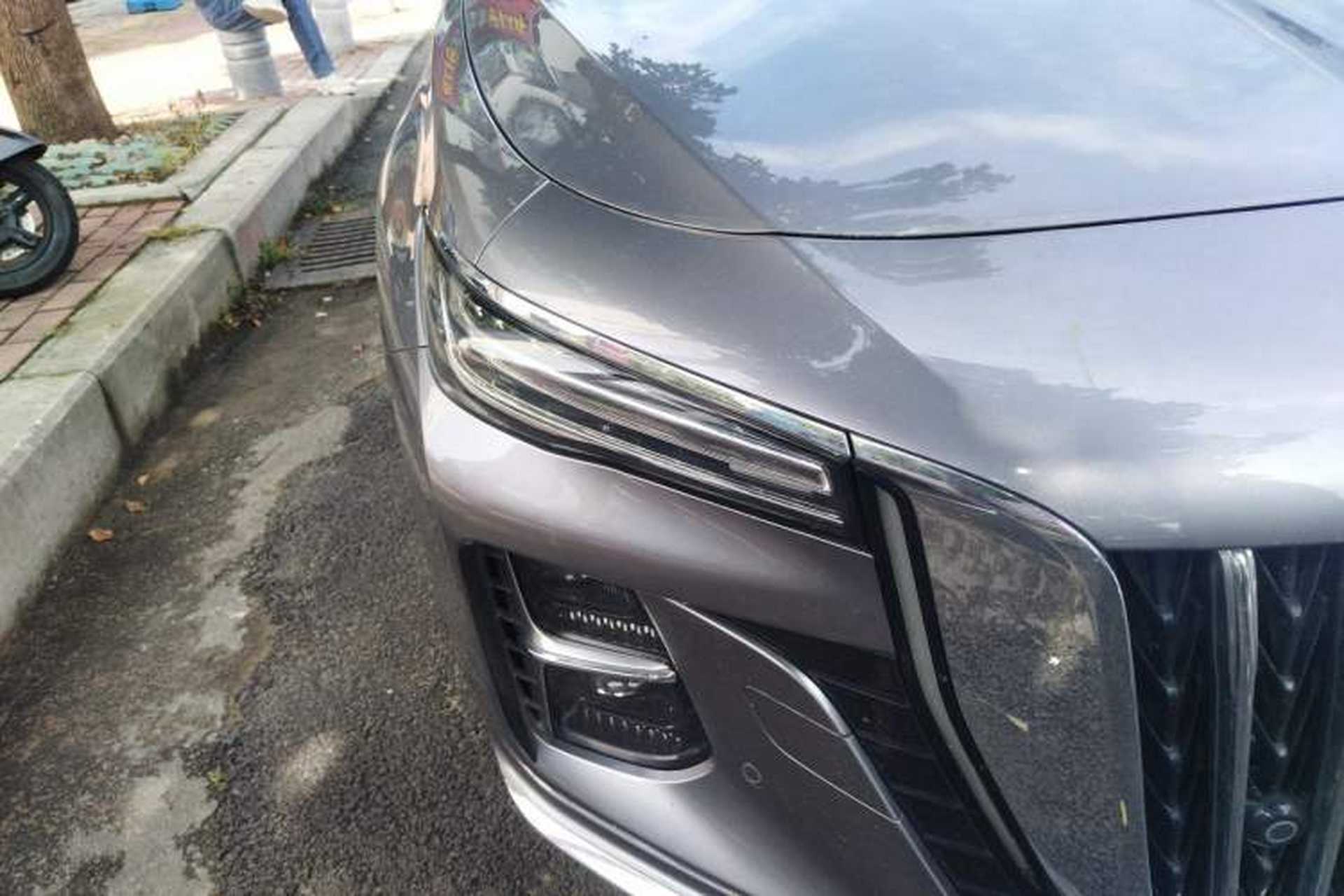 Used Hongqi H5 2023 2.0T Automatic Smart Connect Flagship Edition Right Front Headlight