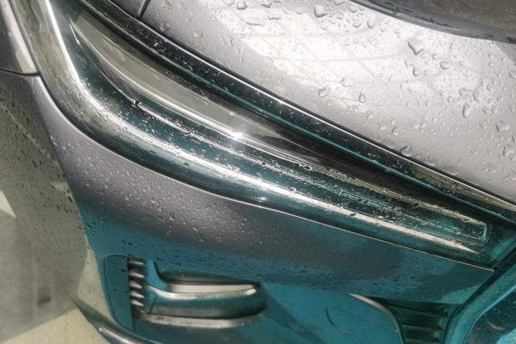 Used Hongqi H5 2023 2.0T Automatic Smart Connect Flagship Edition Right Front Headlight