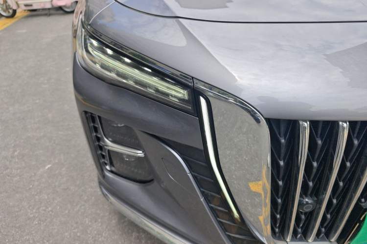 Used Hongqi H5 2023 2.0T Automatic Smart Connect Flagship Edition Right Front Headlight