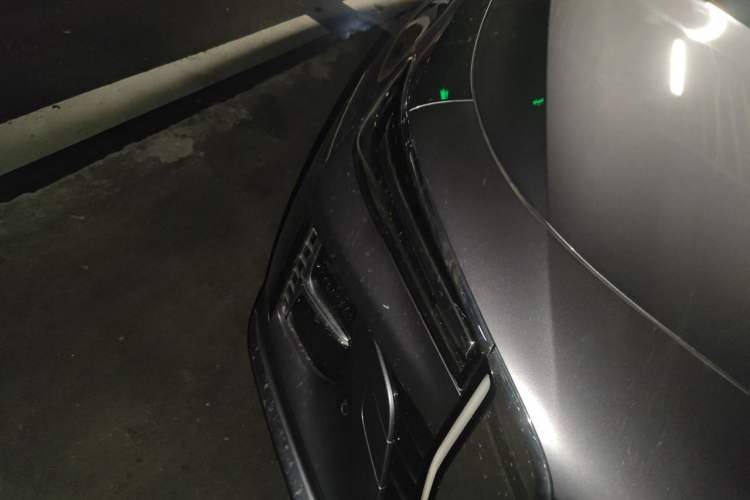 Used Hongqi H5 2023 2.0T Automatic Smart Connect Flagship Edition Right Front Headlight