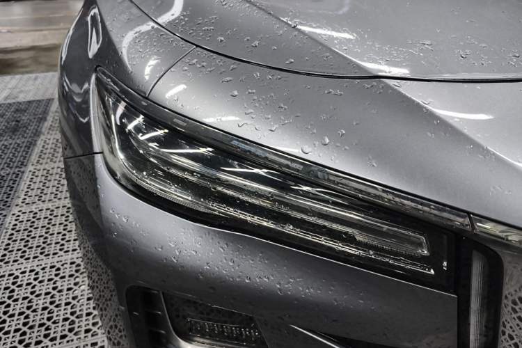 Used Hongqi H5 2023 2.0T Automatic Smart Connect Flagship Edition Right Front Headlight