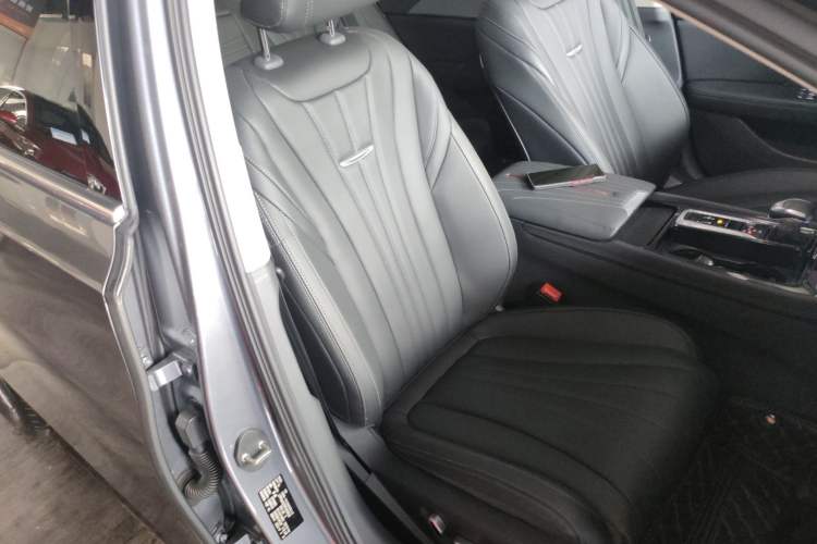 Used Hongqi H5 2023 1.5T DCT Smart Connect Flagship Edition Right Front Seat