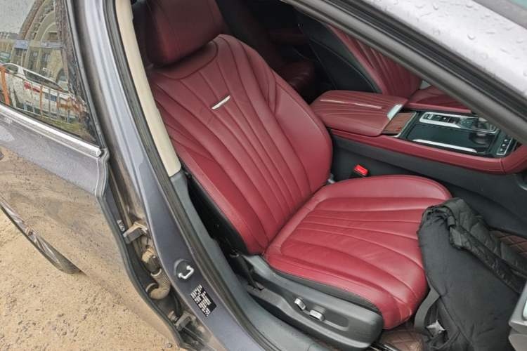 Used Hongqi H5 2023 2.0T Automatic Smart Connect Flagship Edition Right Front Seat