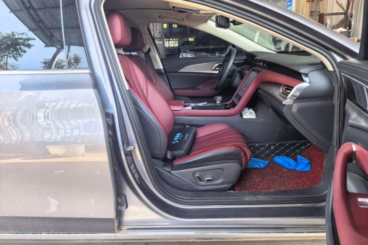 Used Hongqi H5 2023 1.5T DCT Smart Connect Flagship Edition Right Front Seat
