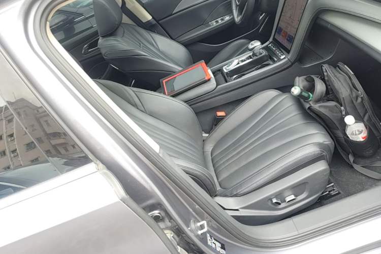 Used Hongqi H5 2023 1.5T DCT Smart Connect Flagship Edition Right Front Seat