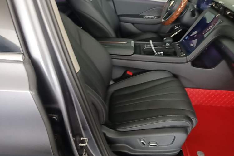 Used Hongqi H5 2023 2.0T Automatic Smart Connect Flagship Edition Right Front Seat