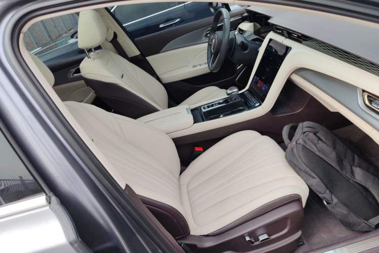 Used Hongqi H5 2023 2.0T Automatic Smart Connect Flagship Edition Right Front Seat