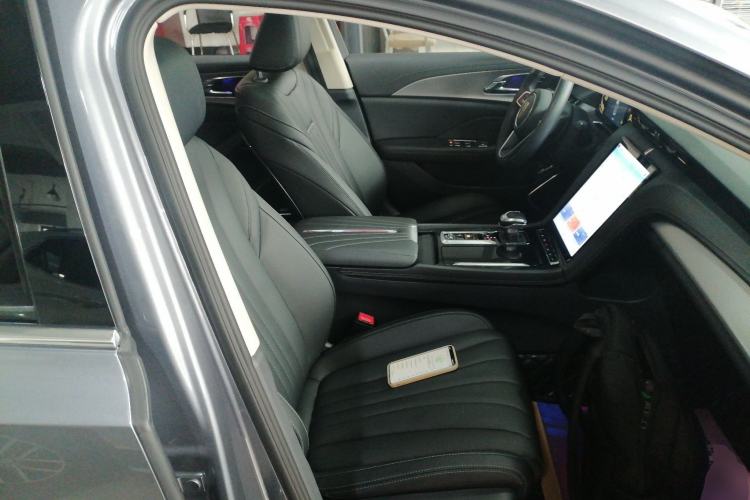 Used Hongqi H5 2023 2.0T Automatic Smart Connect Flagship Edition Right Front Seat
