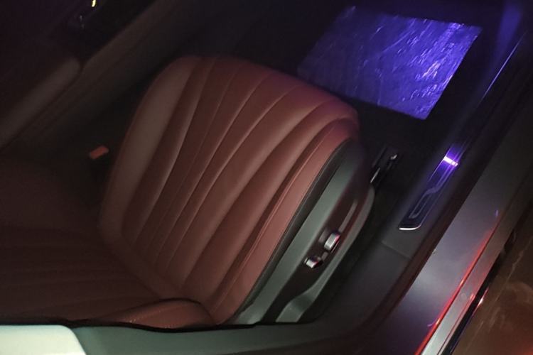 Used Hongqi H5 2023 2.0T Automatic Smart Connect Flagship Edition Right Front Seat