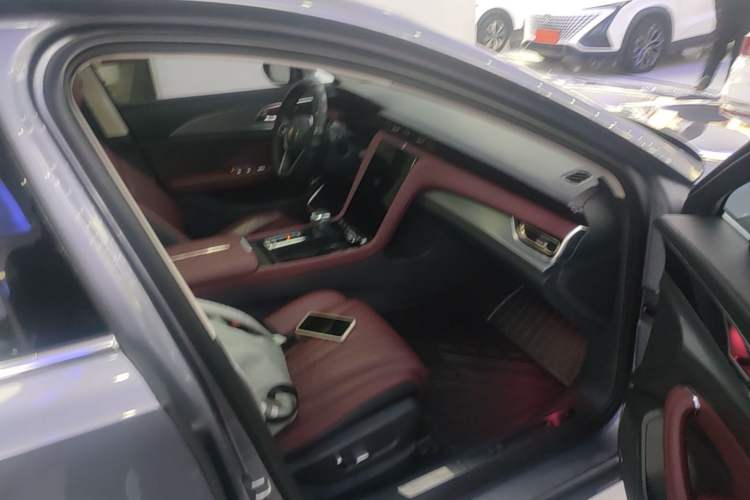 Used Hongqi H5 2023 1.5T HEV Smart Connect Flagship Edition Right Front Seat