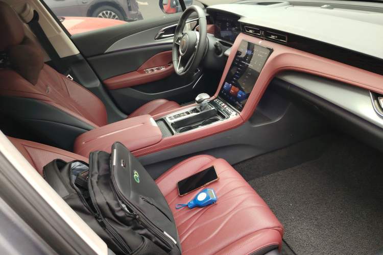 Used Hongqi H5 2023 2.0T Automatic Smart Connect Flagship Edition Right Front Seat