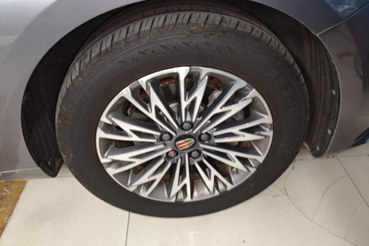 Used Hongqi H5 2023 1.5T DCT Smart Connect Flagship Edition Right Front Wheel Hub