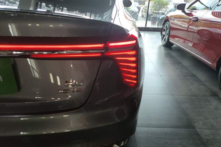 Used Hongqi H5 2023 1.5T DCT Smart Connect Flagship Edition Right Rear Taillight