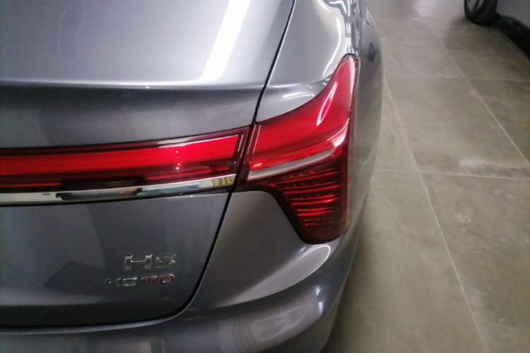 Used Hongqi H5 2023 2.0T Automatic Smart Connect Flagship Edition Right Rear Taillight