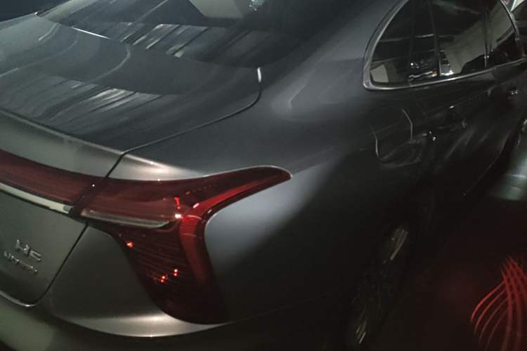 Used Hongqi H5 2023 2.0T Automatic Smart Connect Flagship Edition Right Rear Taillight