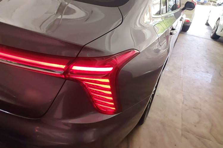 Used Hongqi H5 2023 1.5T DCT Smart Connect Flagship Edition Right Rear Taillight