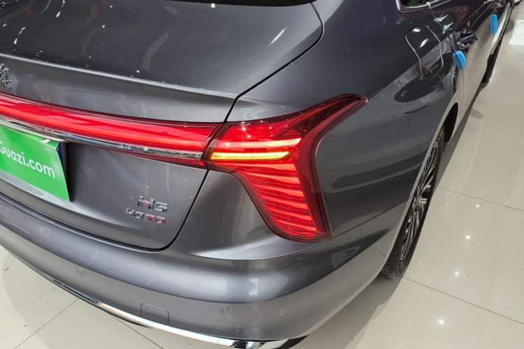 Used Hongqi H5 2023 2.0T Automatic Smart Connect Flagship Edition Right Rear Taillight