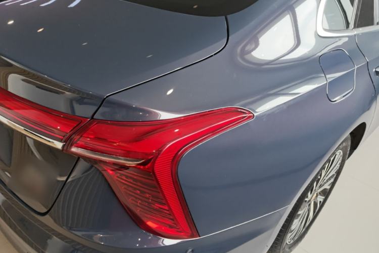 Used Hongqi H5 2023 2.0T Automatic Smart Connect Flagship Edition Right Rear Taillight