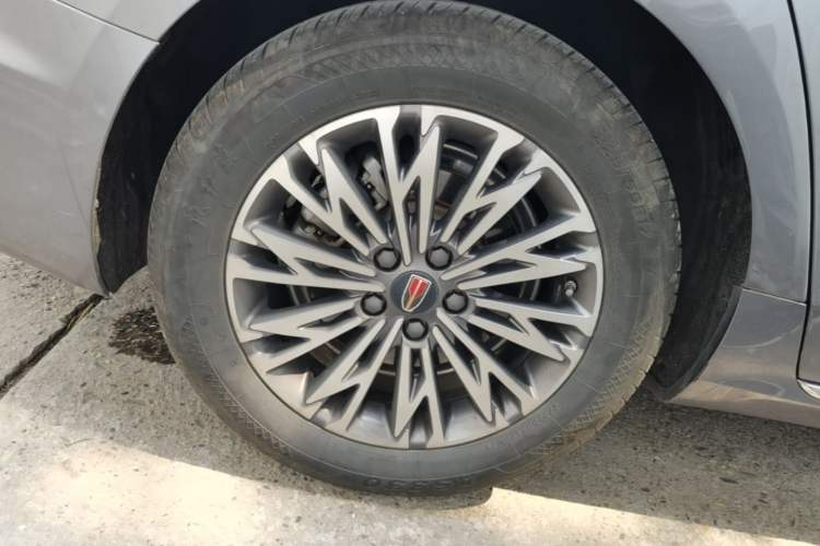 Used Hongqi H5 2023 1.5T DCT Smart Connect Flagship Edition Right Rear Wheel Hub